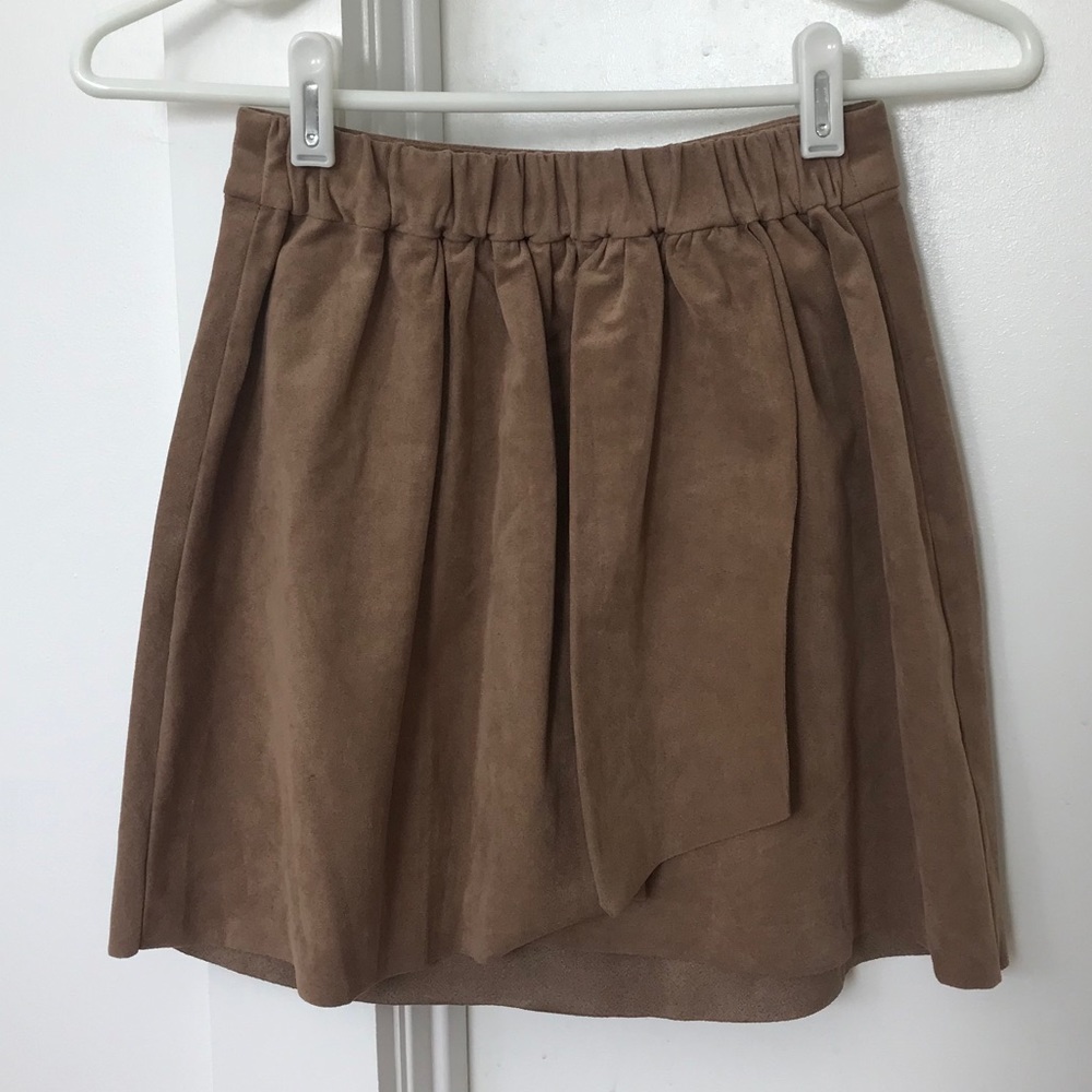 Aritzia Wilfred Free suede skirt